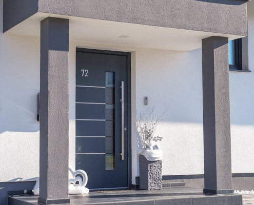 vhodna-vrata-iz-aluminija Haustür in anthrazit mit fingerprint sensor