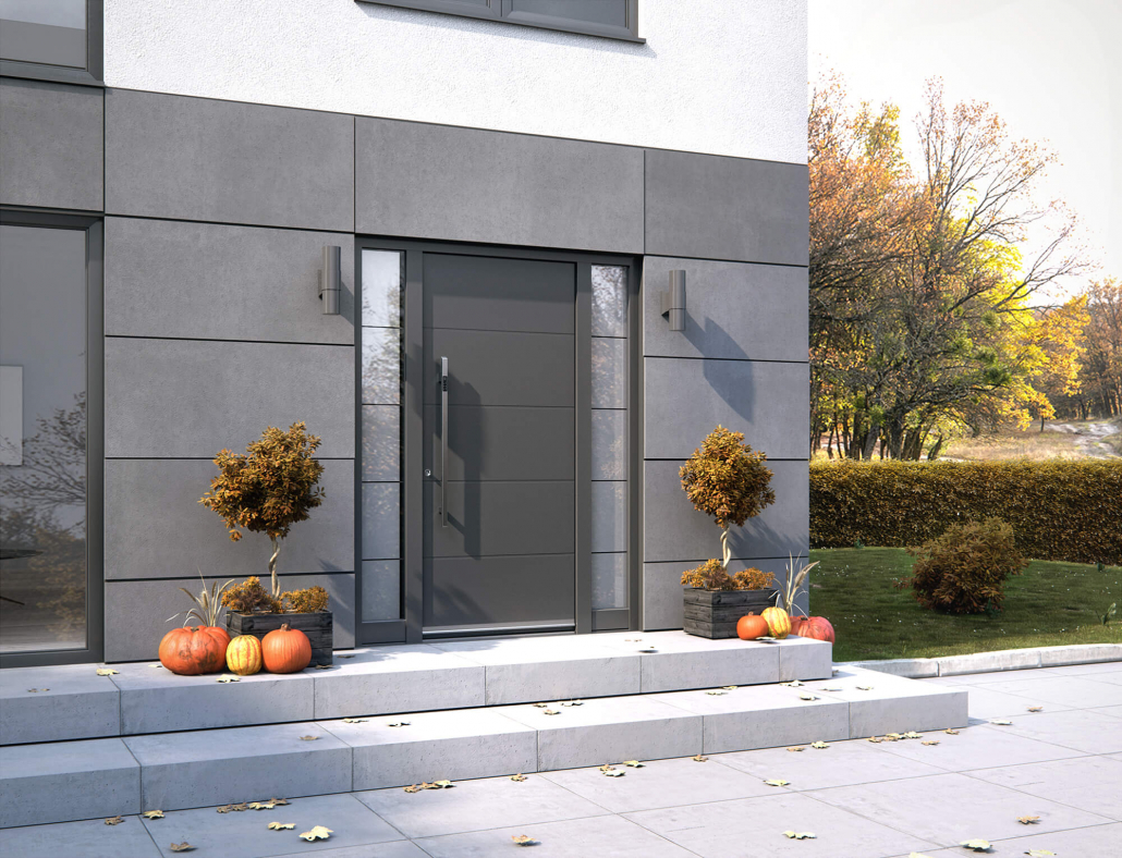 Herbstdekor schmückt die Inotherm Haustür