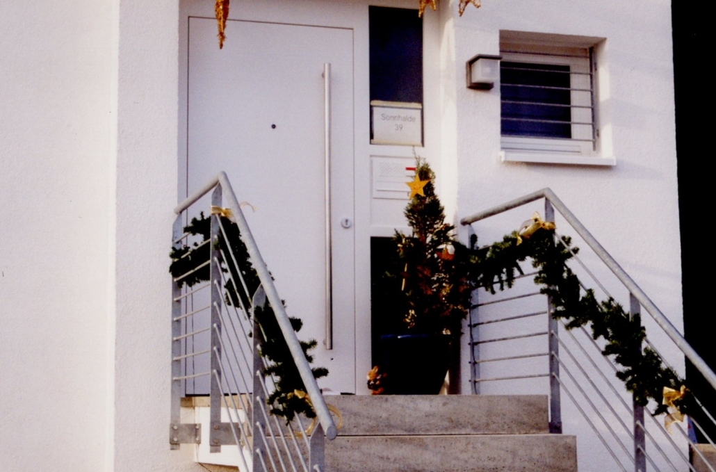 Referenzfoto einer Tür aus den 2000er-Jahren